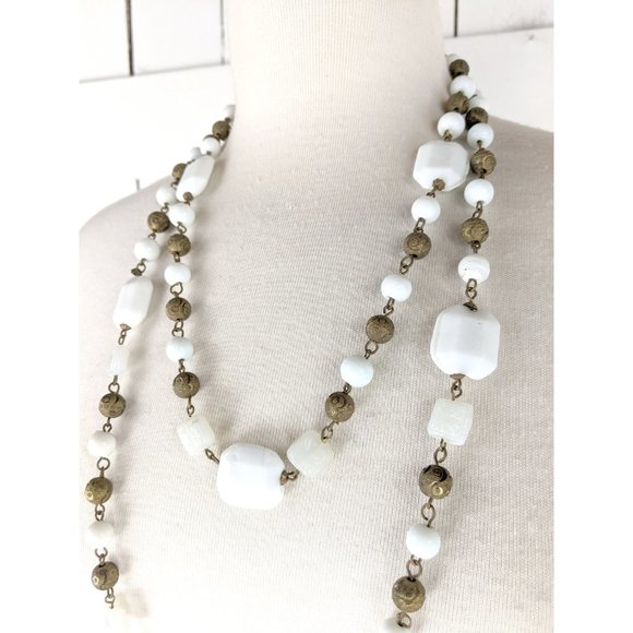 Vintage white milk glass gold chunky bead double layered long chain necklace - Picture 5 of 5